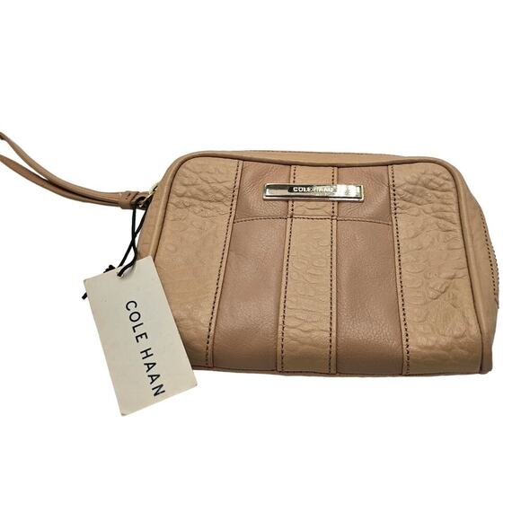 Cole Haan Wristlet Bag Zip Around Purse Leather Neutral Classic Timeless Capsule - Picture 9 of 9